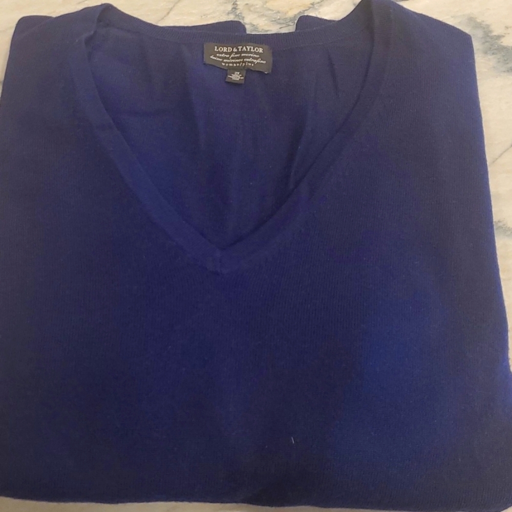 2X 100% Merino wool Deep purple Vneck sweater, worn once, dry cleaned